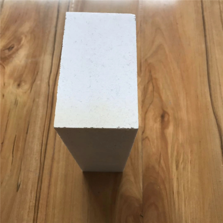 剛玉莫來(lái)石磚